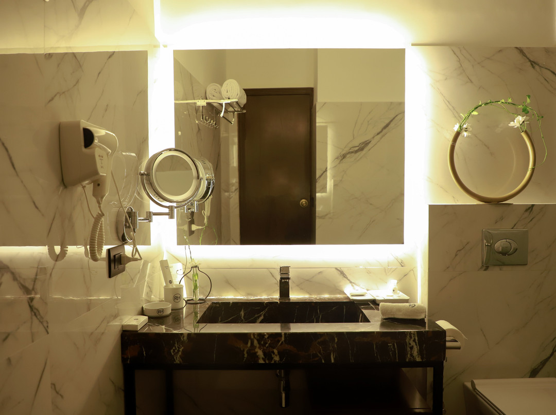 瑞斯登西酒店主图