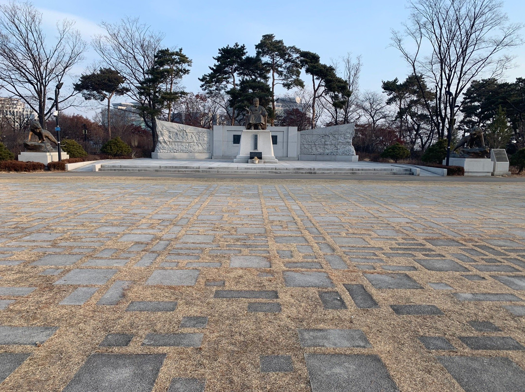 Baekbeom Plaza景点图片