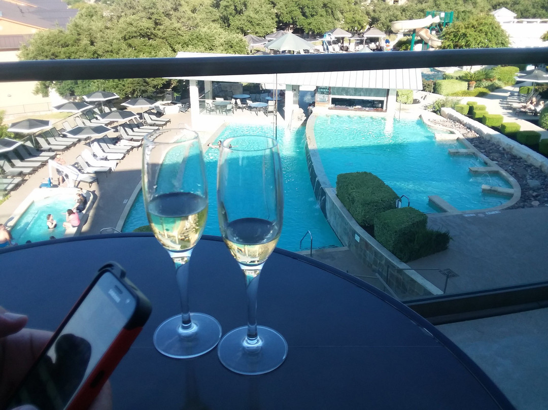 莱克韦温泉度假酒店主图