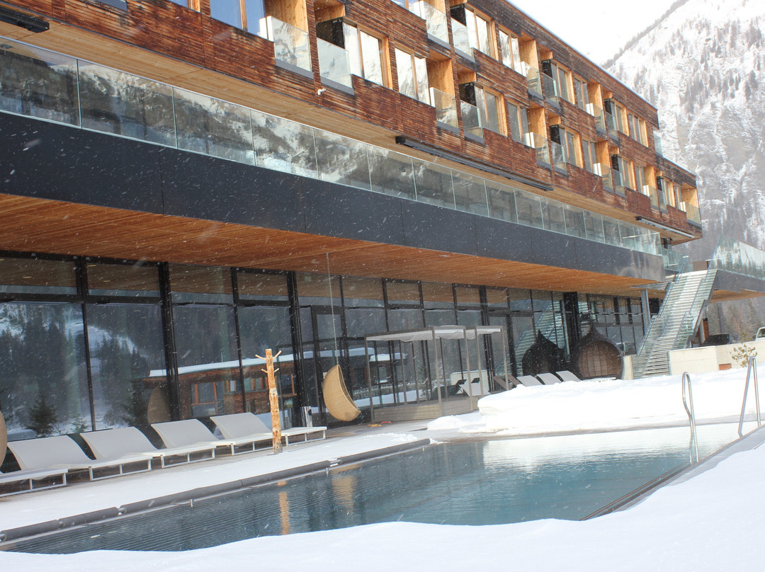 Gradonna Mountain Resort Chalets & Hotel主图