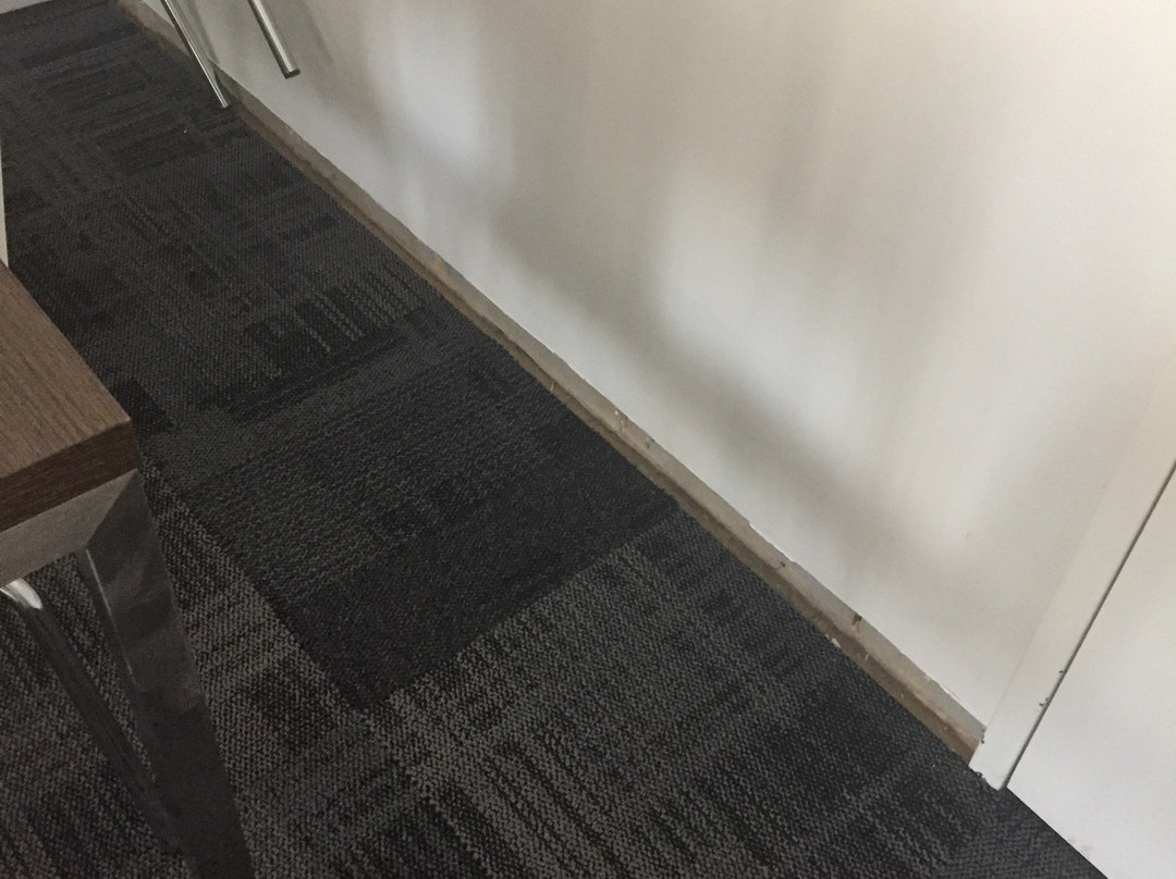 纳里沃伦探秘酒店主图