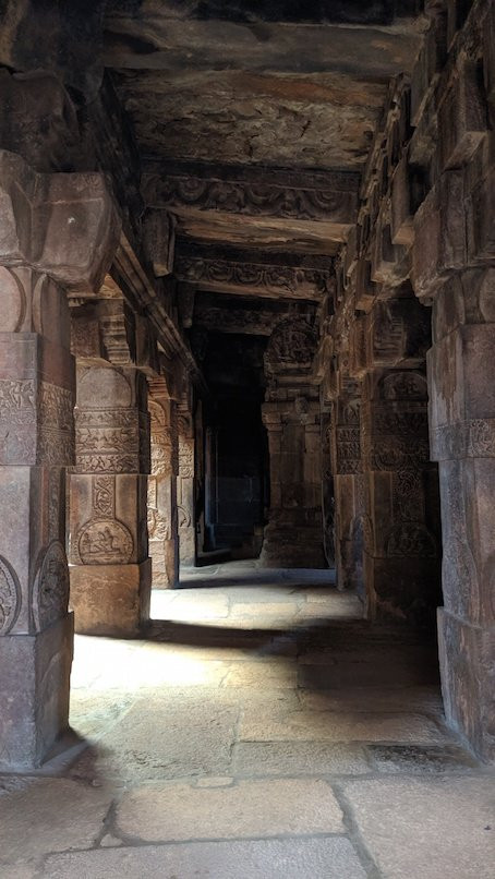 Virupaksha Temple景点图片