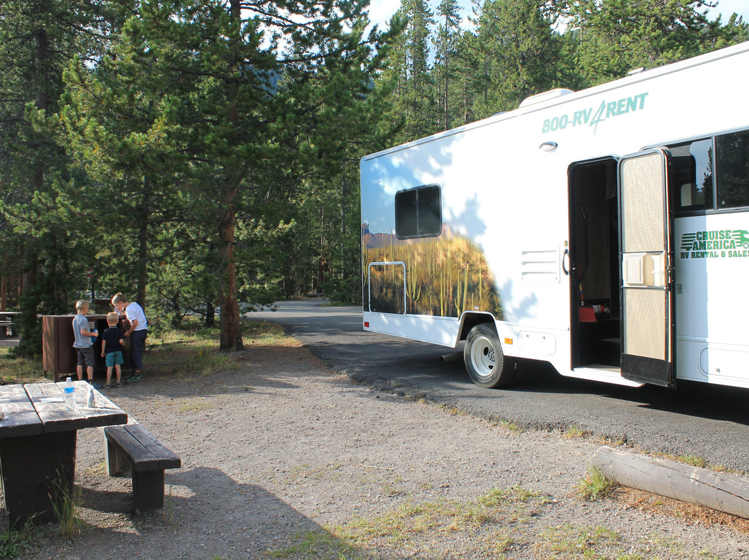 曼迪逊露营地主图