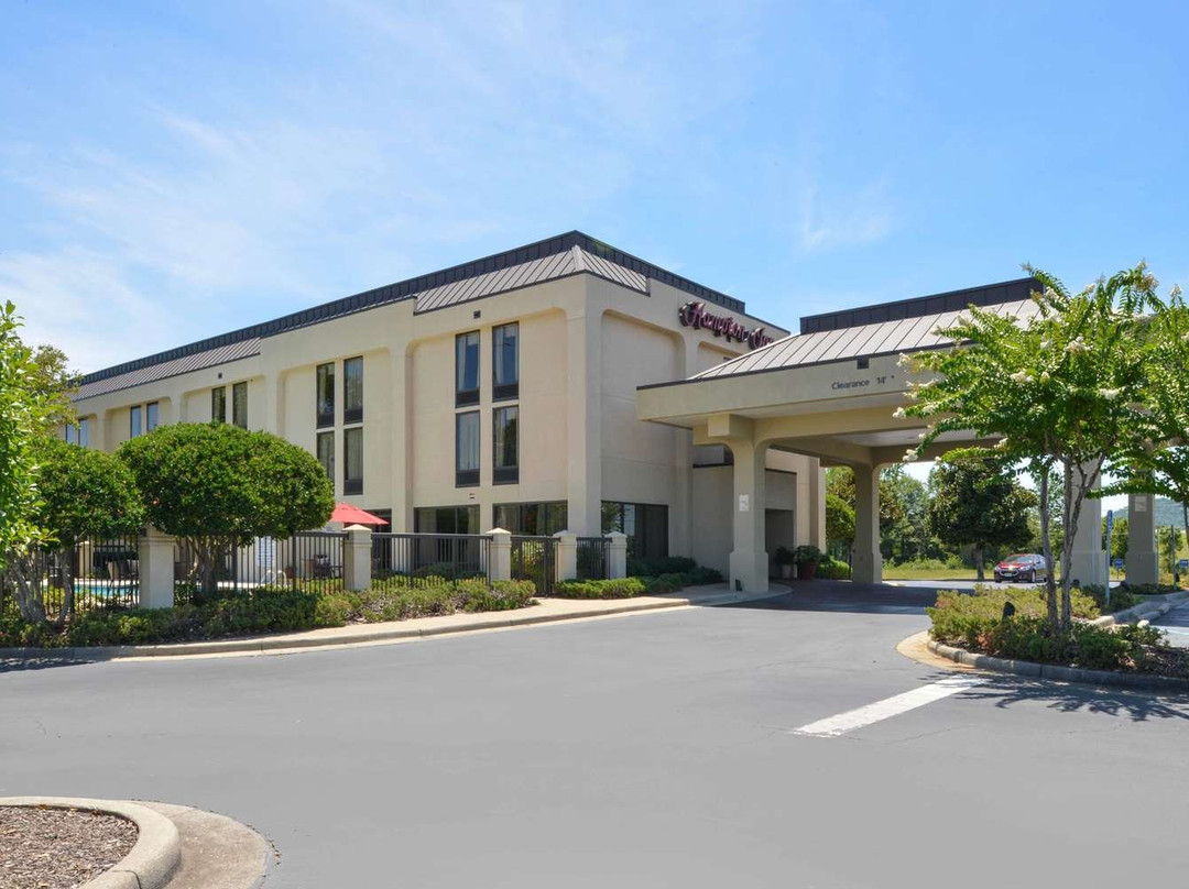 加兹登希尔顿恒庭酒店主图