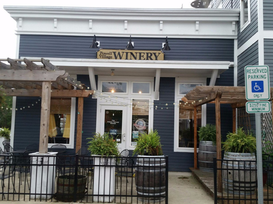 Powell旅游景点-The Powell Village Winery & Tasting Room