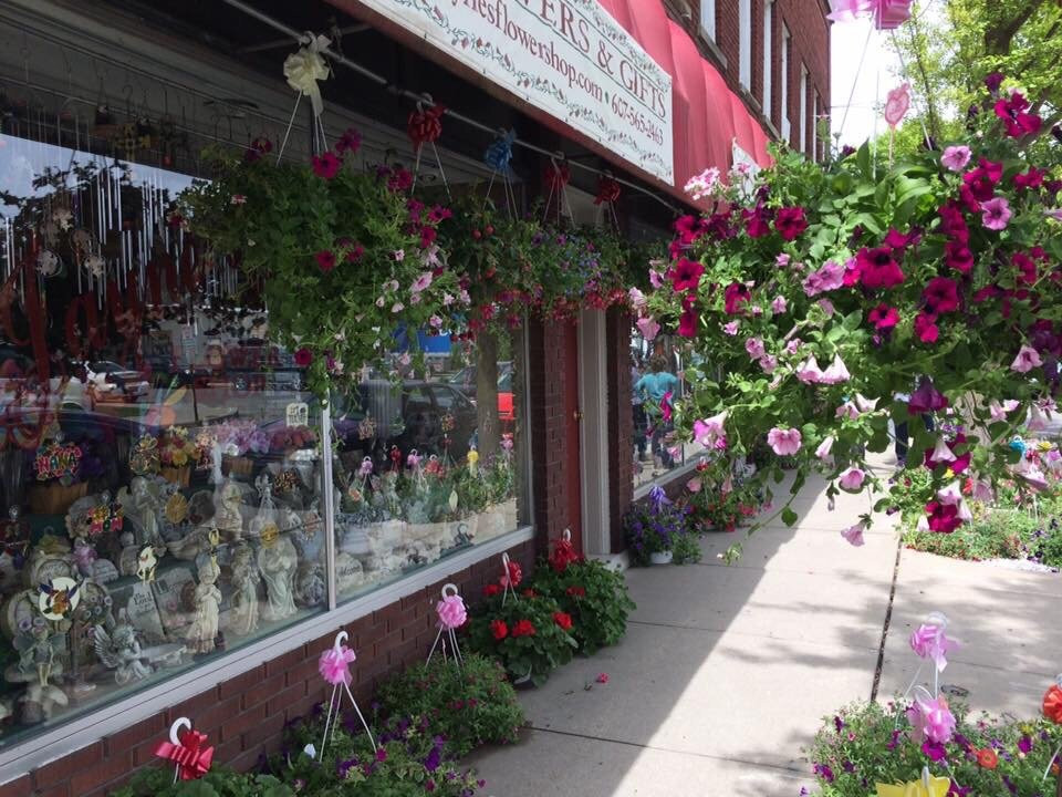 Jayne's Flowers & Gifts景点图片