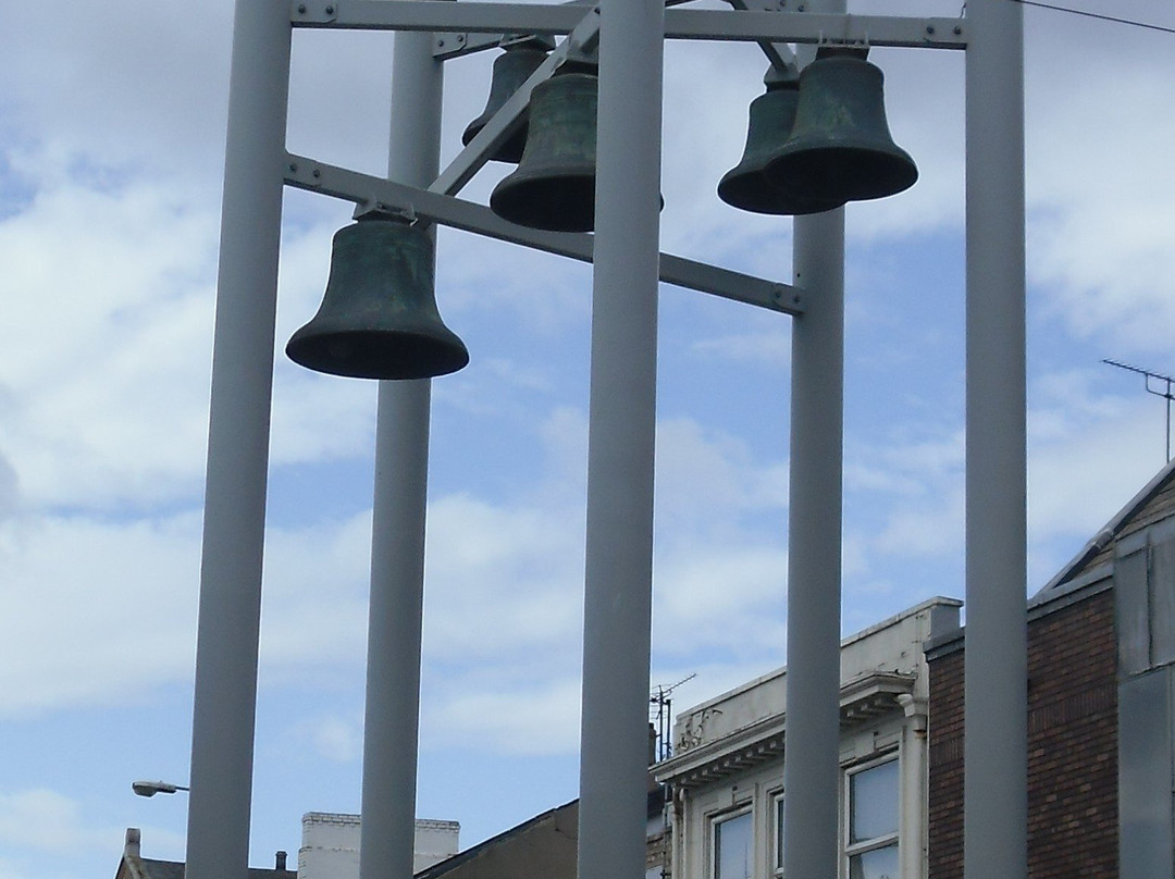St Hilda's Bells Sculpture景点图片