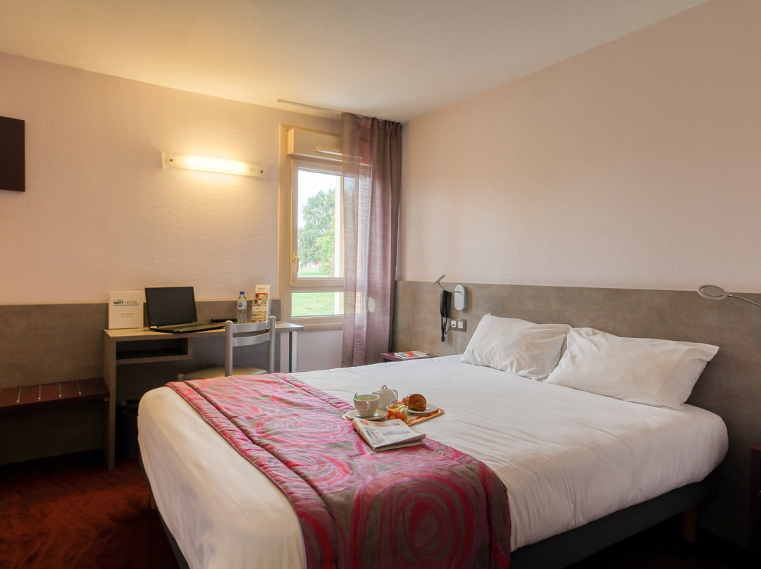Brit Hotel Les Evens主图