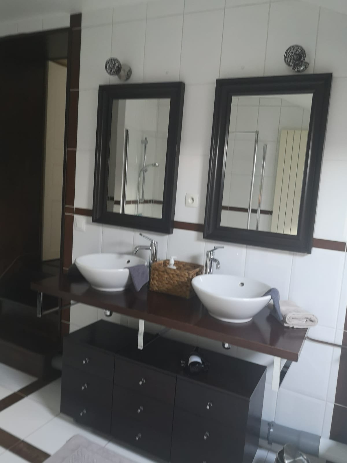 Ainsi de Suites-官方