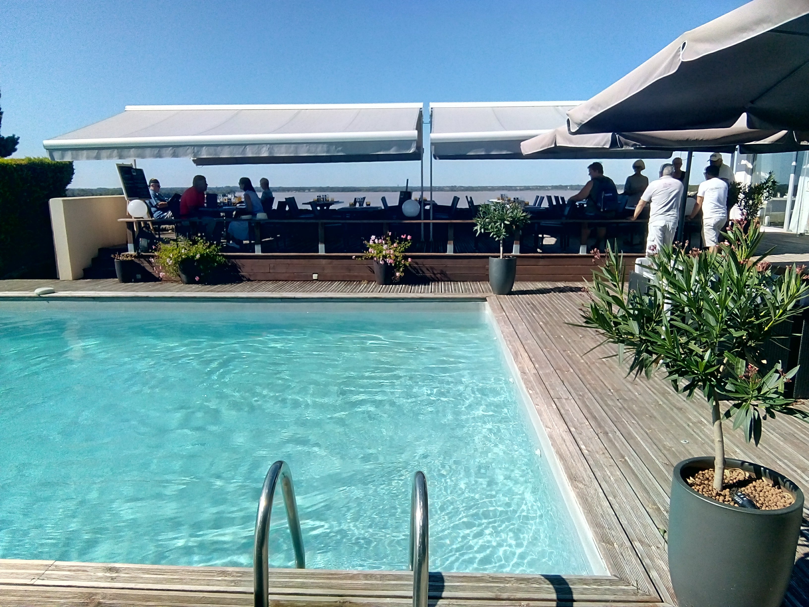 Hôtel Restaurant La Citadelle de Blaye-浴室