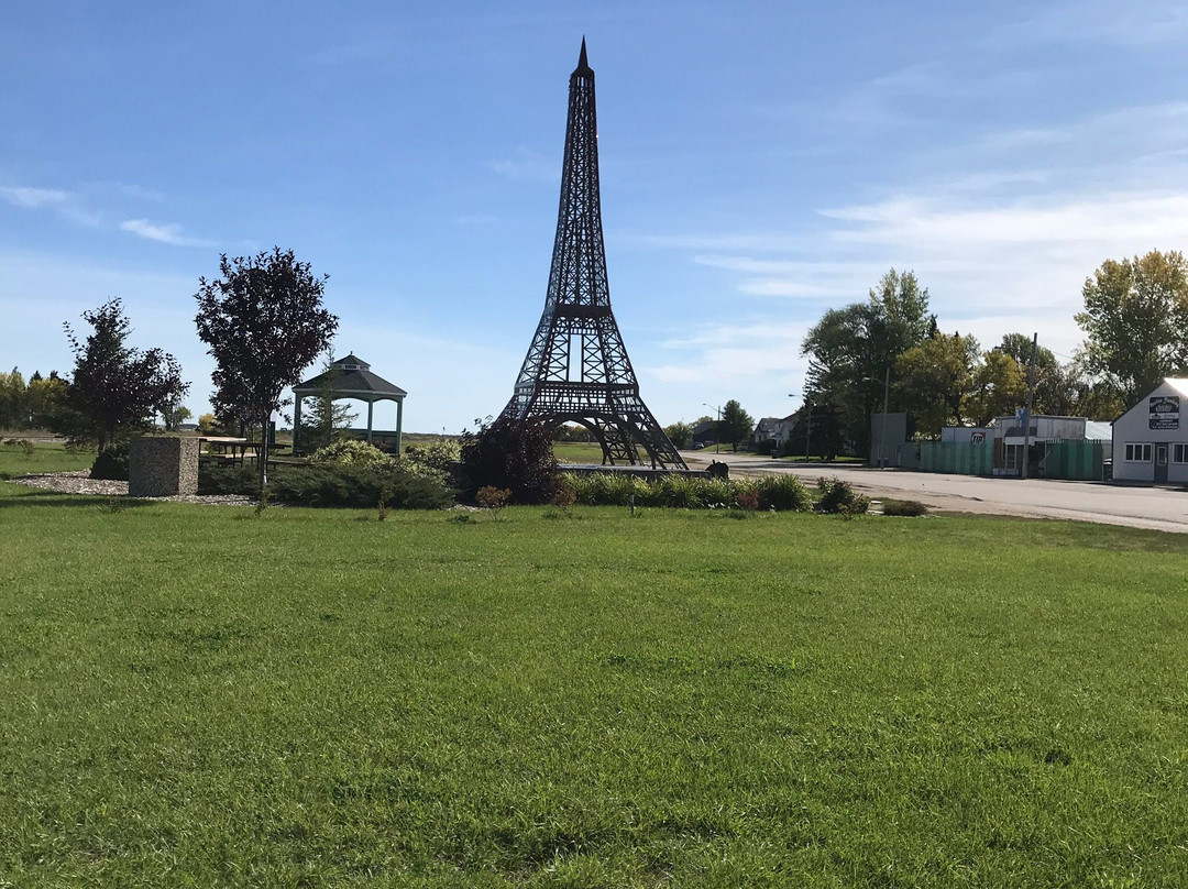 Eiffel Tower Replica-Montmartre必去景点