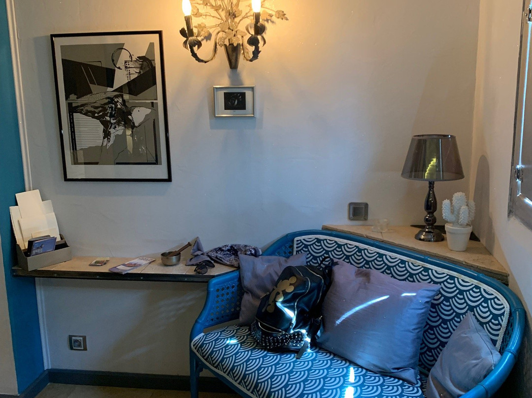 Sous l'Olivier主图