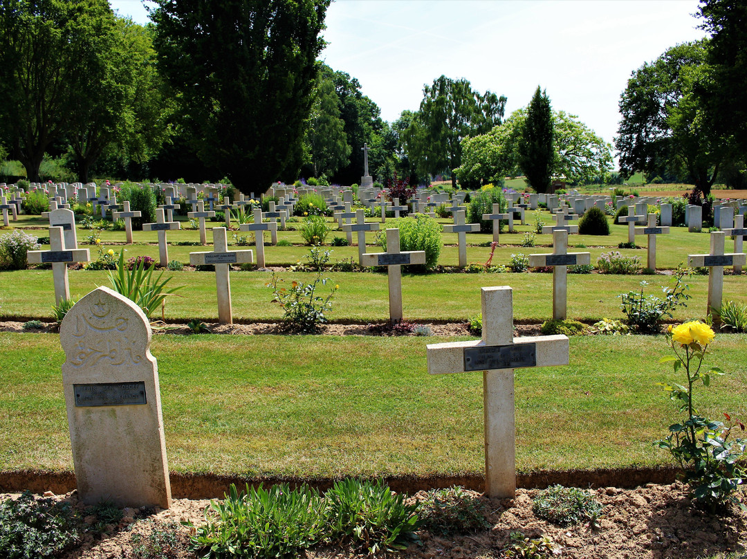 Ecoivres Military Cemetery-Mont-Saint-Eloi必去景点