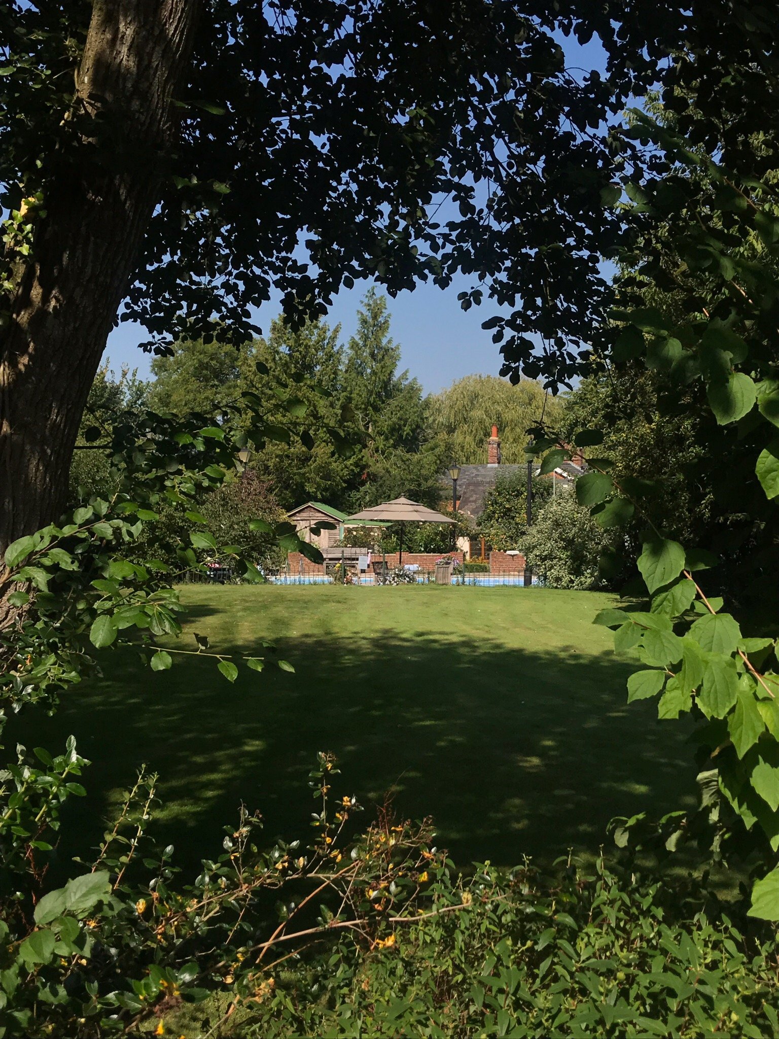 Newton Farmhouse-官方