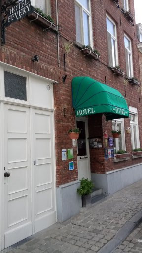 狂热酒店主图