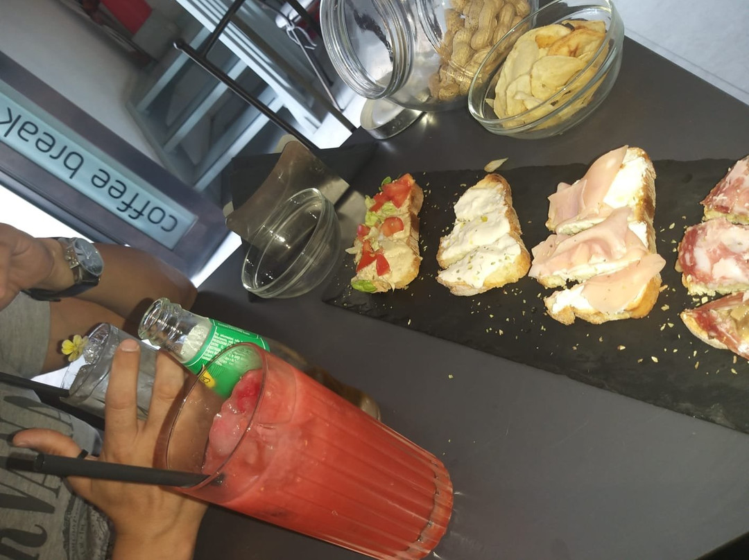 Avarello's coffee break and cocktail bar-Marina di Massa必去景点