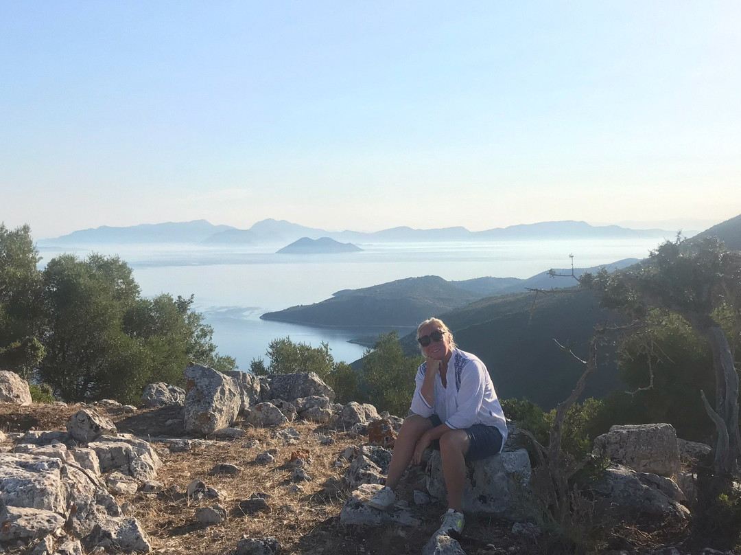 Acropolis of Alalkomenes-Aetos必去景点