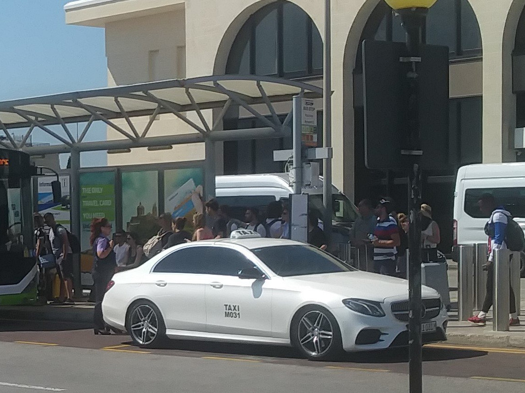 White Taxi Service Malta景点图片