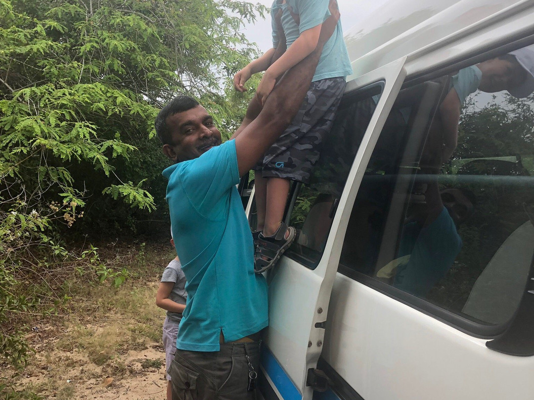 vsa lanka tours-佩拉德尼亚必去景点