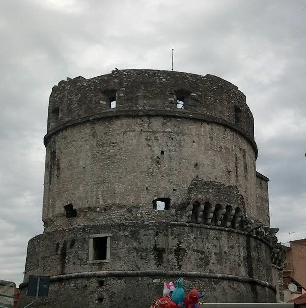Torre di Castruccio-卡拉拉必去景点