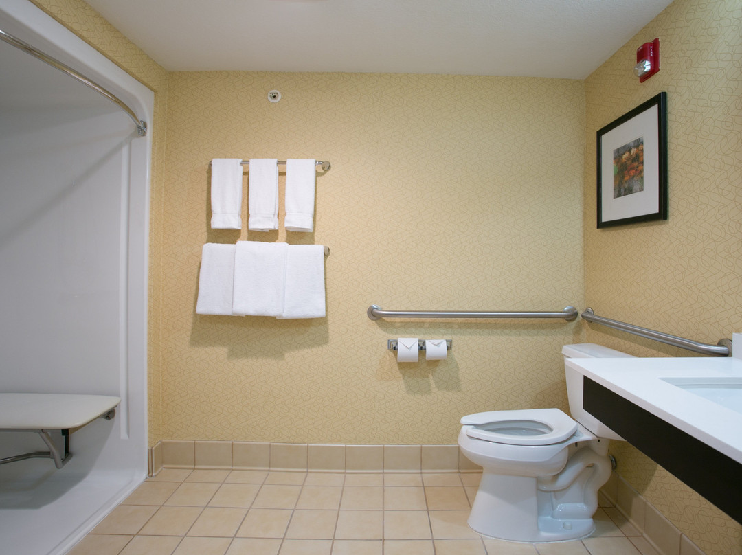 密尔沃基机场假日酒店主图