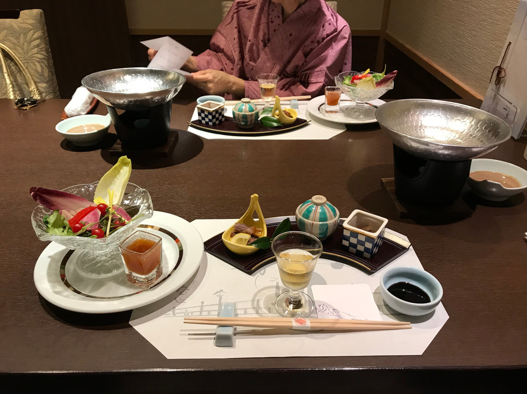 伊苏浪花酒店主图