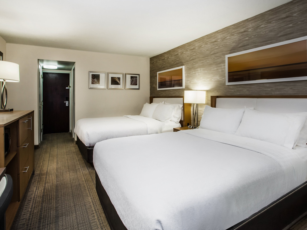 萨拉托加温泉假日酒店主图