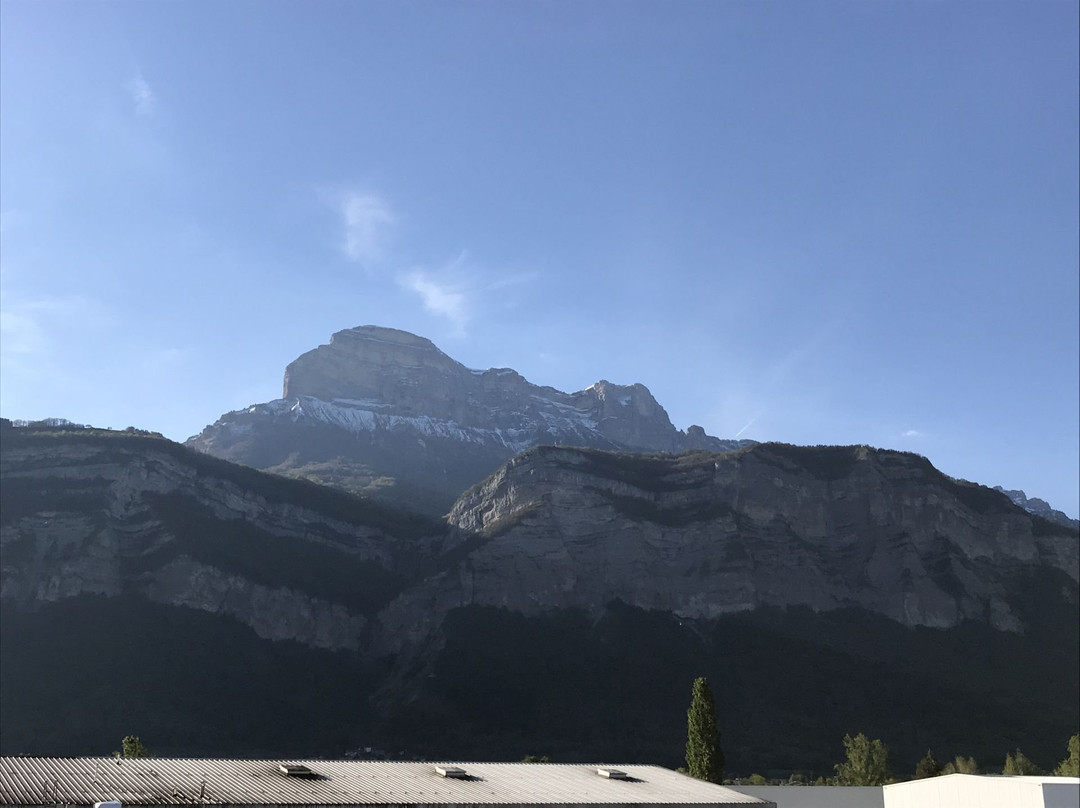 普拉多特勒酒店主图