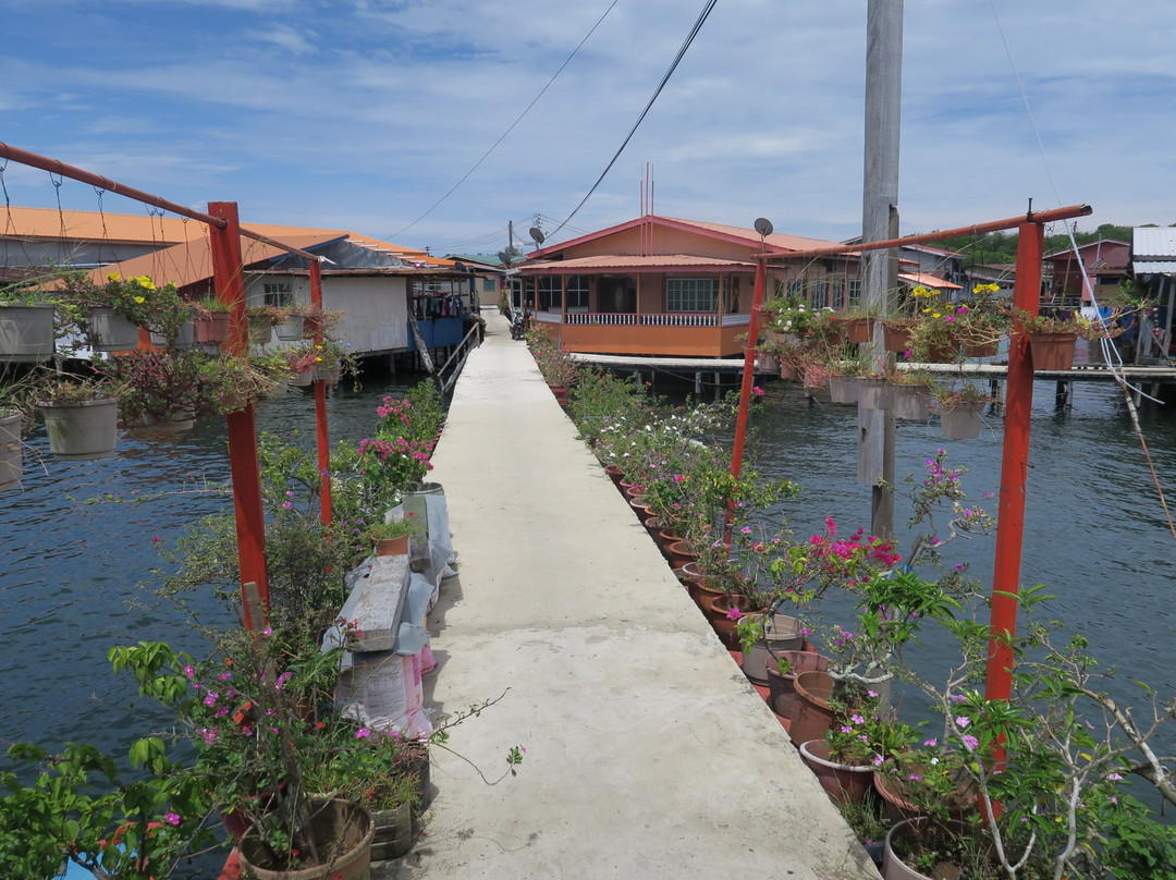 Patau-patau Water Village景点图片