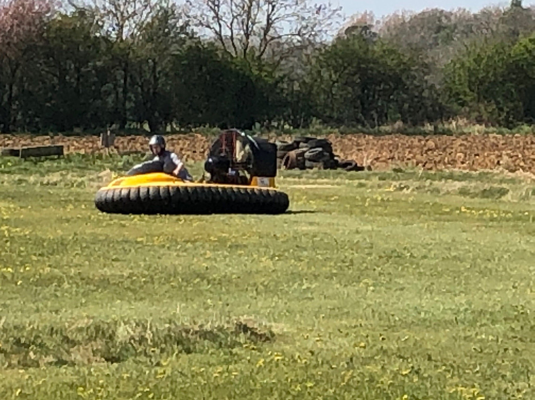 Axceler-8 Hovercraft Centre景点图片