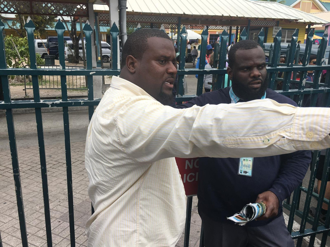 Richie's Transportation Services-拿骚必去景点