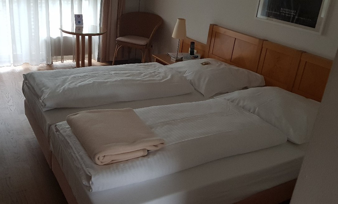 灵登霍夫餐厅&高尔夫酒店主图