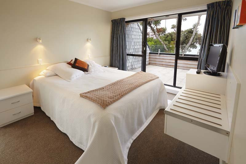 Pioneer Waterfront Apartments主图