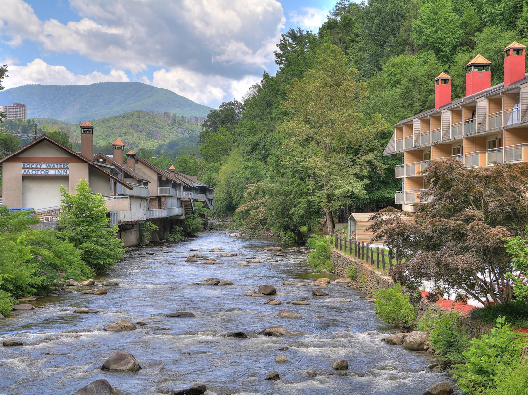 Gatlinburg River Inn