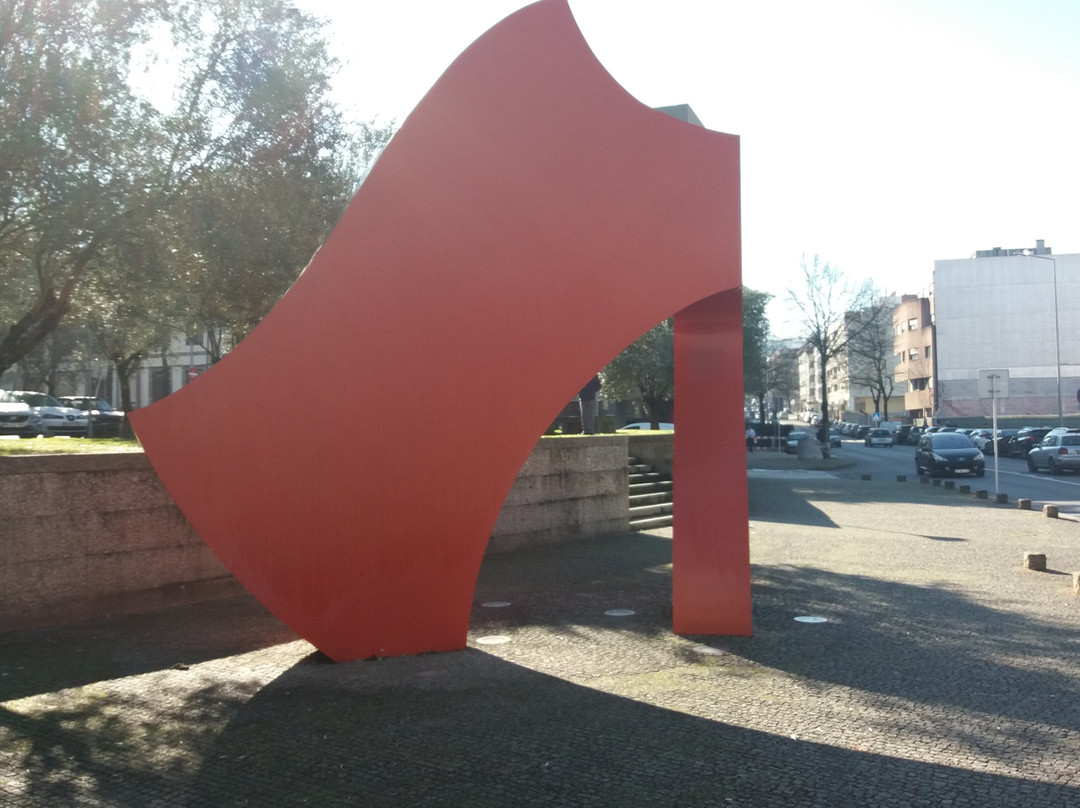 Monumento Nicolino-吉马良斯必去景点