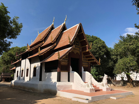 Wat Pa Daet-夜占必去景点