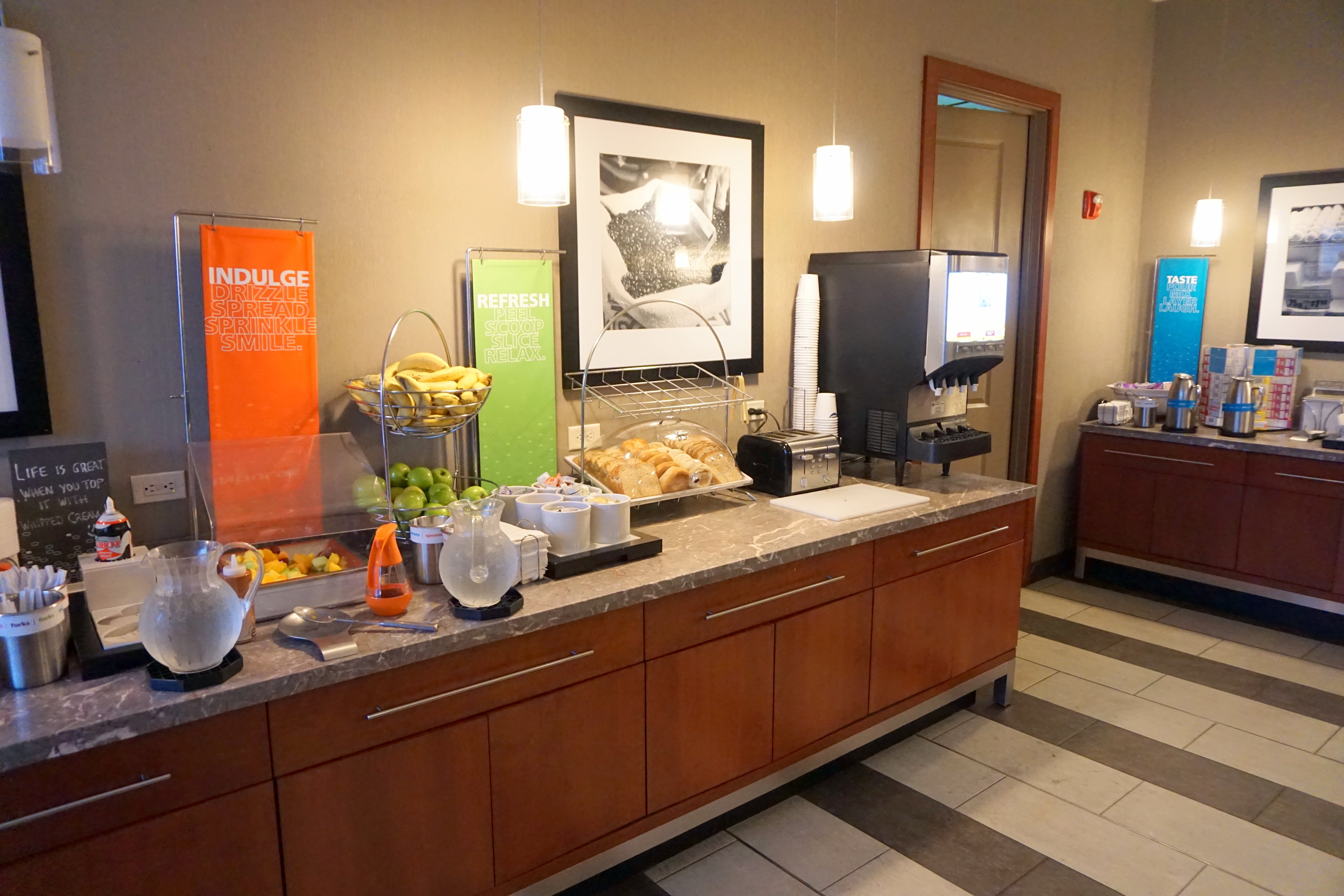 Hampton Inn Portland Downtown - Waterfront-餐饮