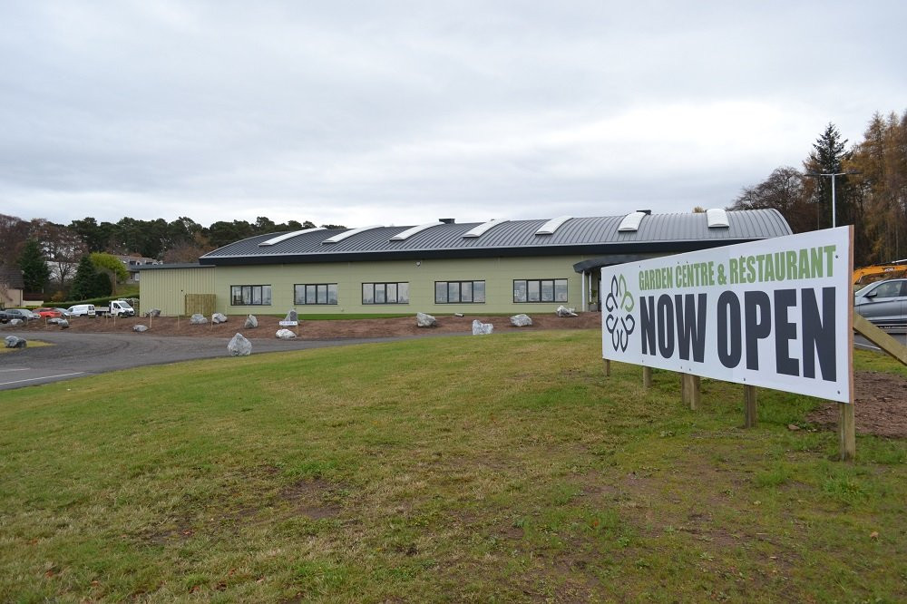 Lhanbryde餐馆和美食-Threaplands