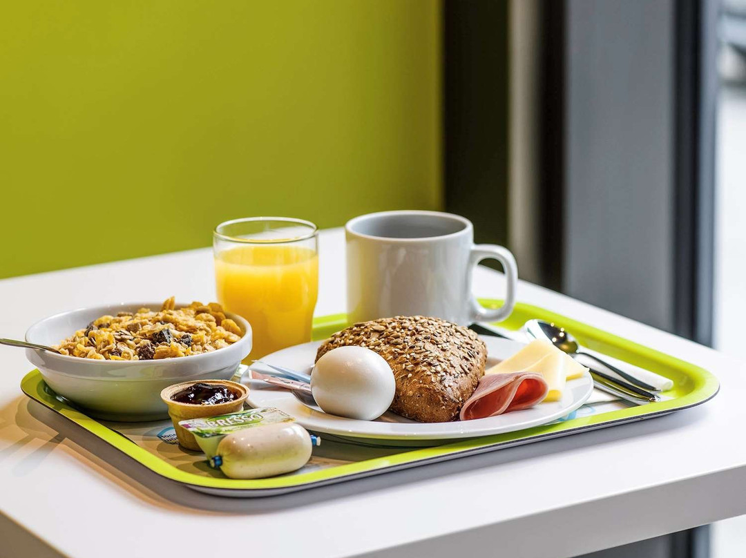 Ibis Budget Dommartin les Cuiseaux主图