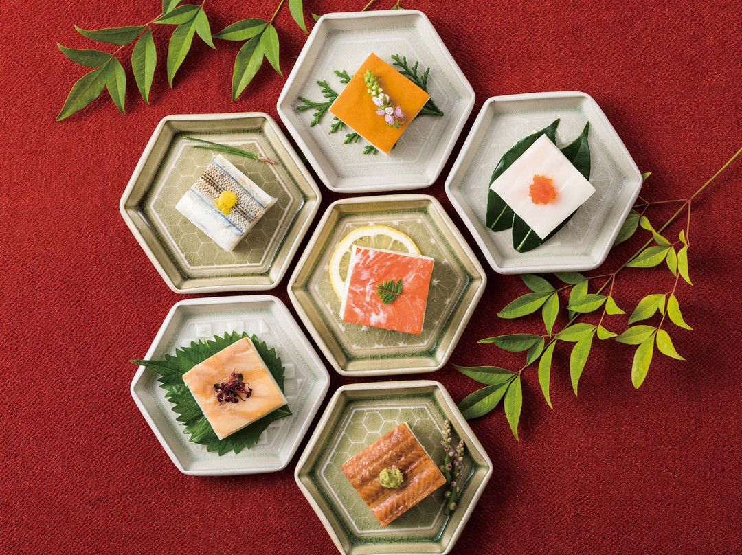 Sushikama Hompo Kawachiya (Kamaboko/Fishcake)-鱼津市必去景点