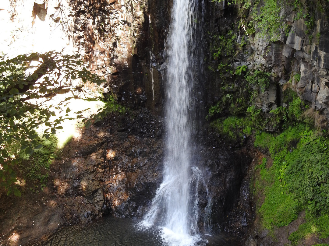 Cascades d'Entraigues景点图片