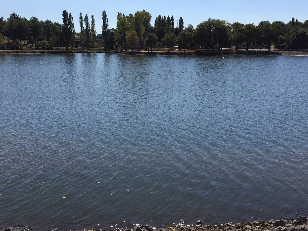 Etang de Sault-Premilhat必去景点