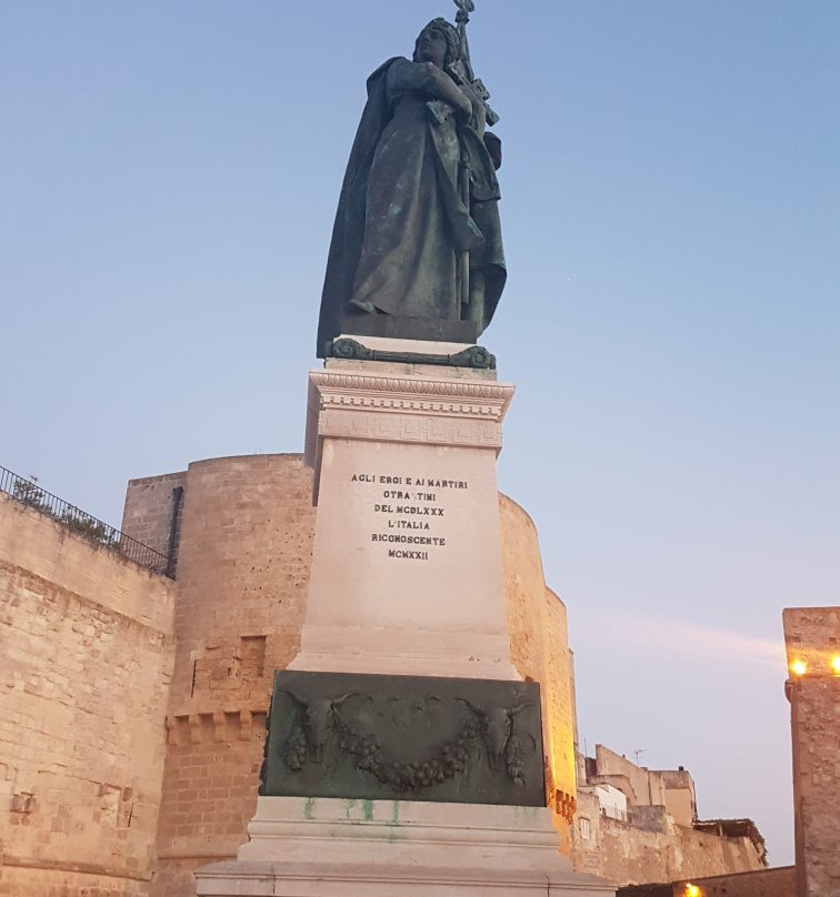 Monumento agli Eroi e Martiri di Otranto景点图片