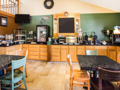 梅诺莫尼美吟温德姆酒店主图