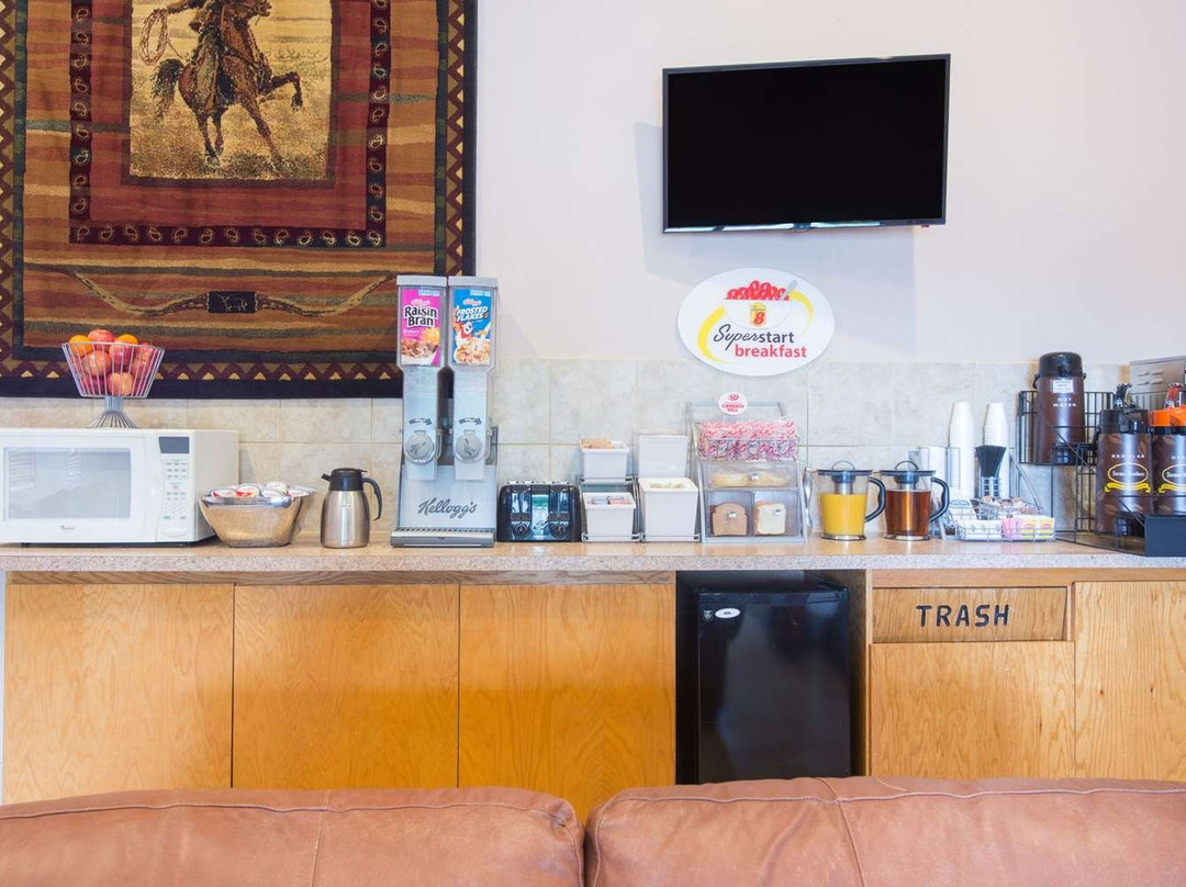 Super 8 by Wyndham Abilene KS主图