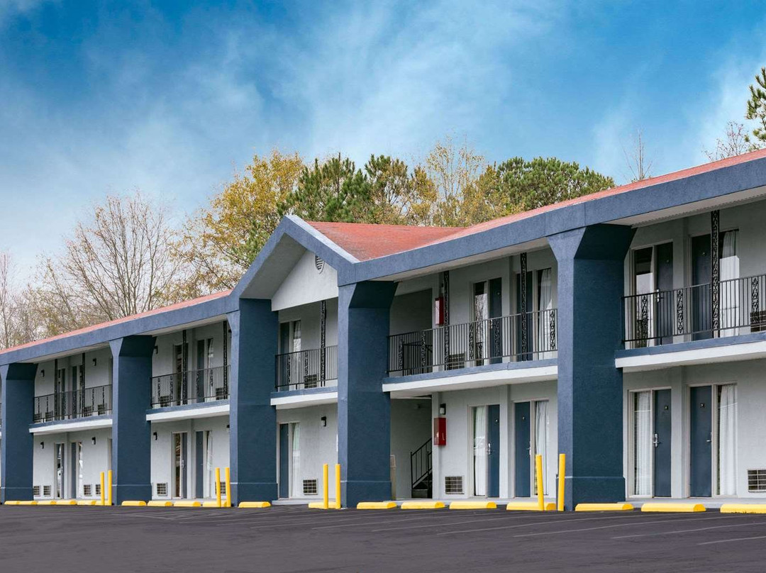 Super 8 by Wyndham Locust Grove主图