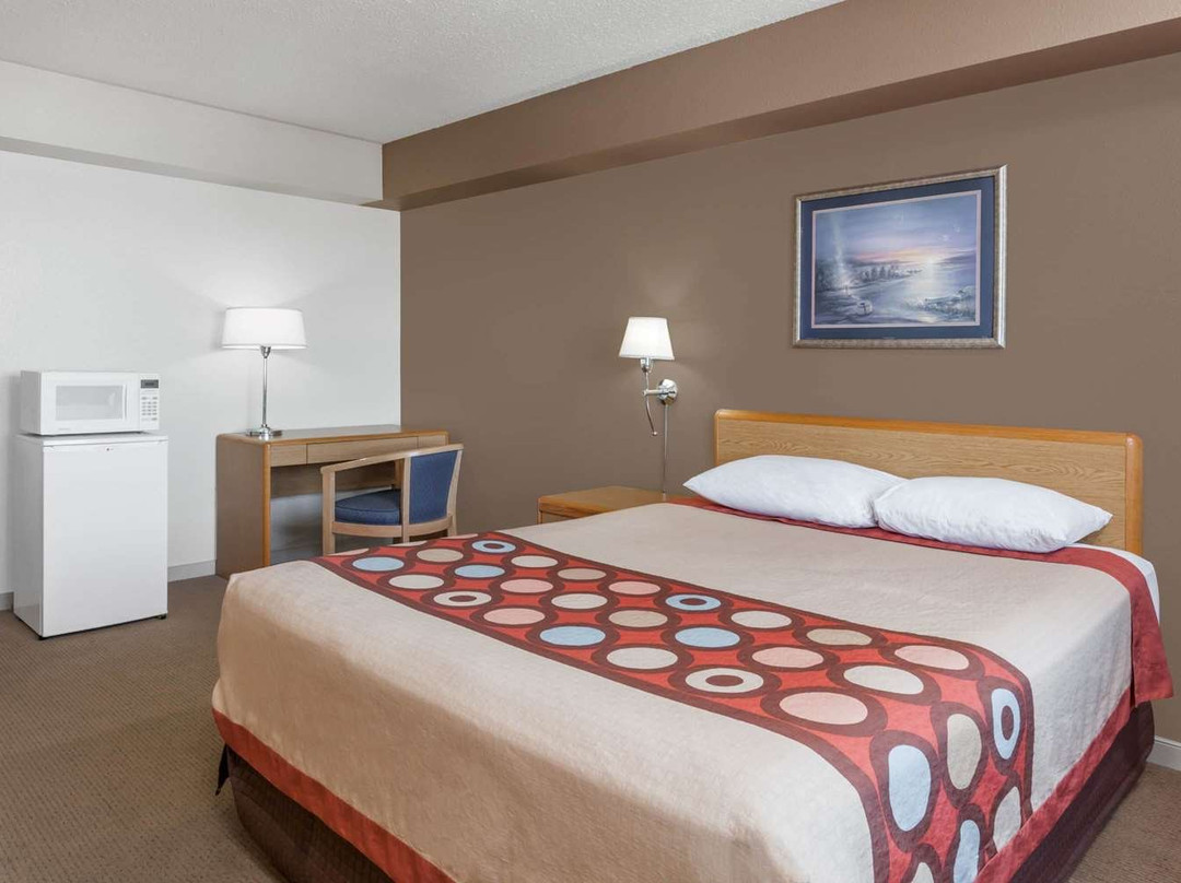 Super 8 by Wyndham Medicine Hat AB主图