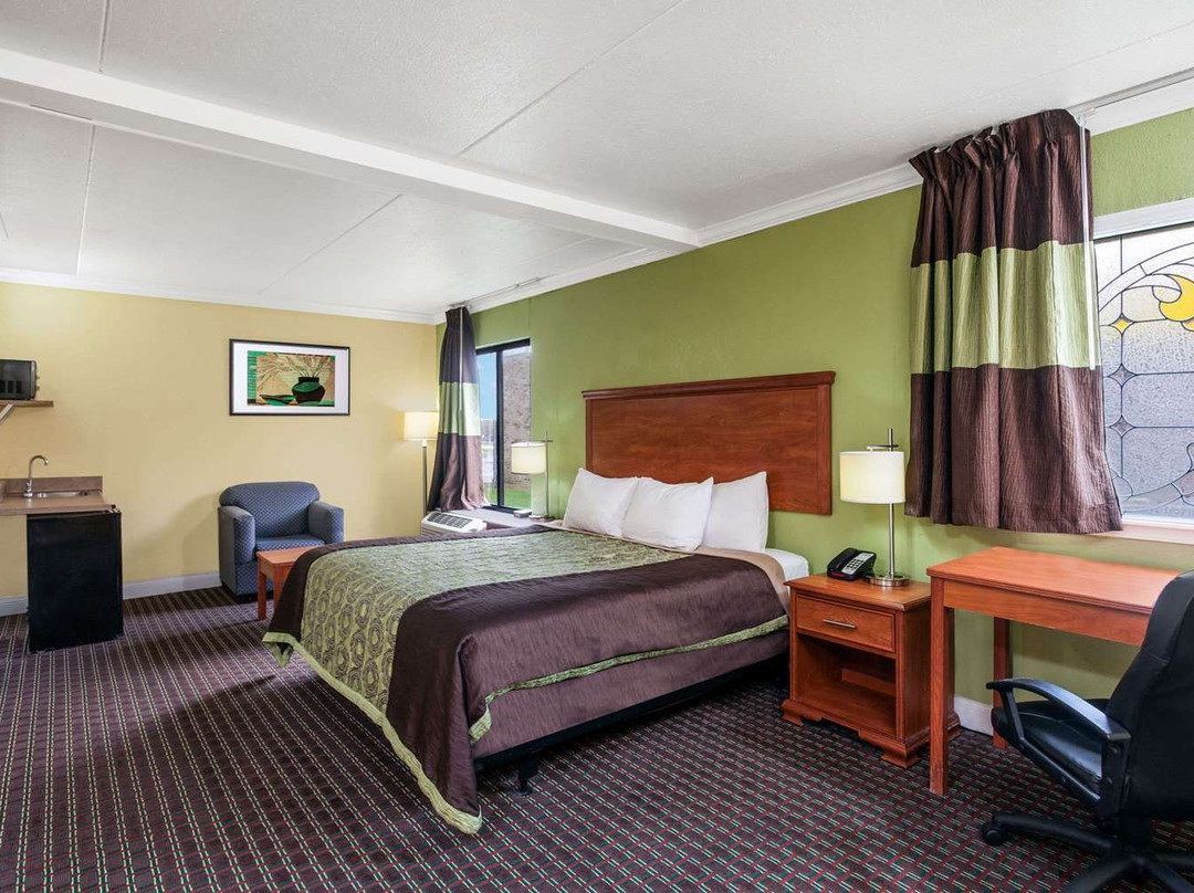 Days Inn by Wyndham Bowling Green主图