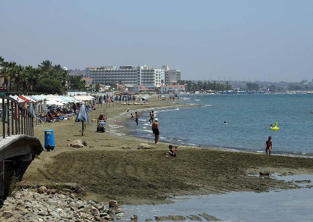 Yiannades Beach景点图片