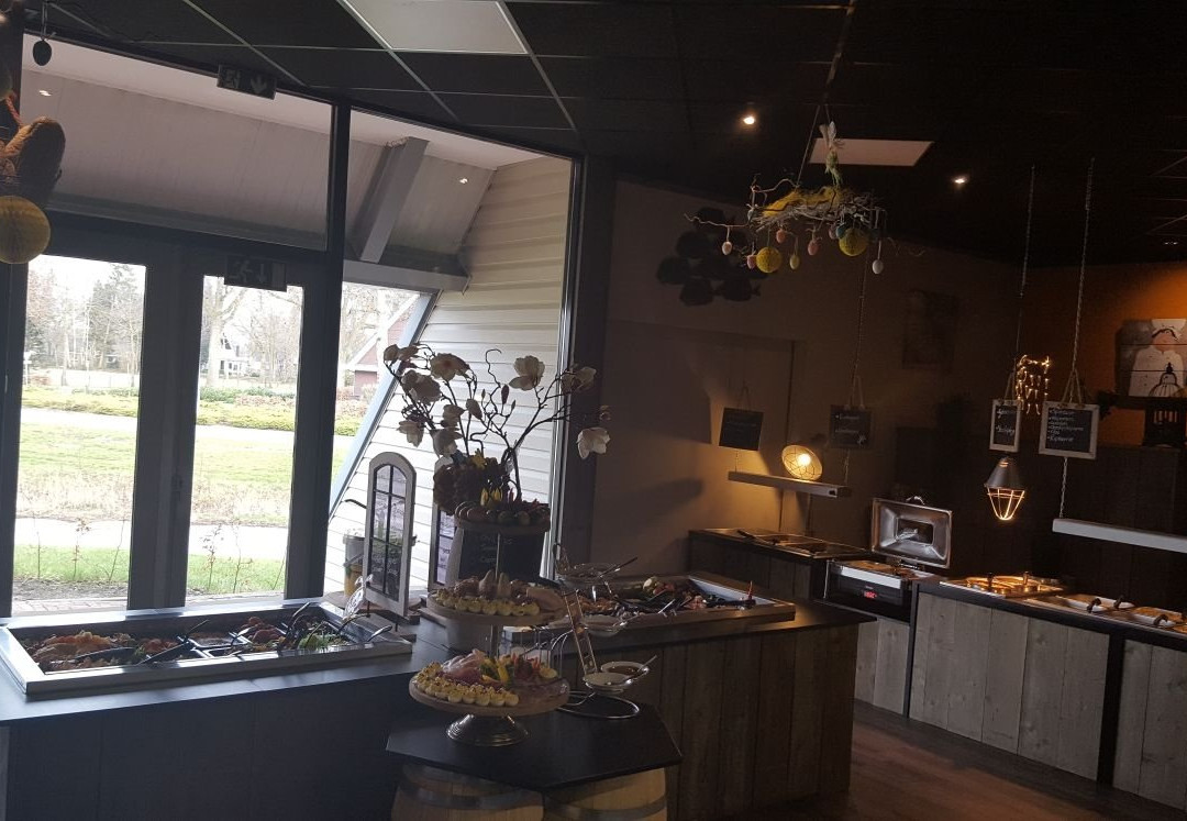 Doezum餐馆和美食-De Piramide